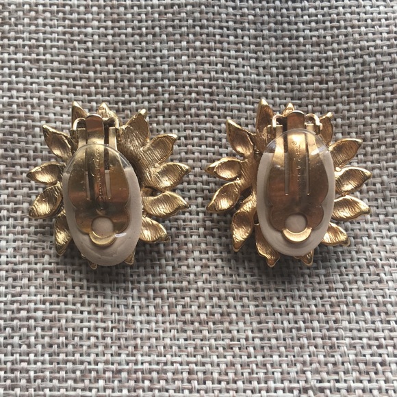 Oscar De La Renta Clip On Earrings Sunflower 🌻 - Picture 3 of 5